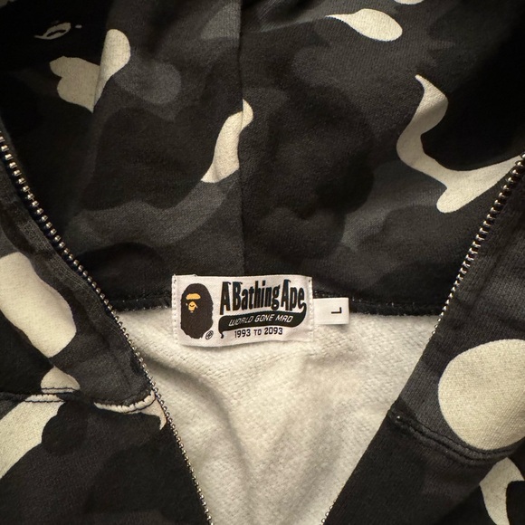 Black ABC Camo Shark Full Zip Size L - Picture 4 of 6
